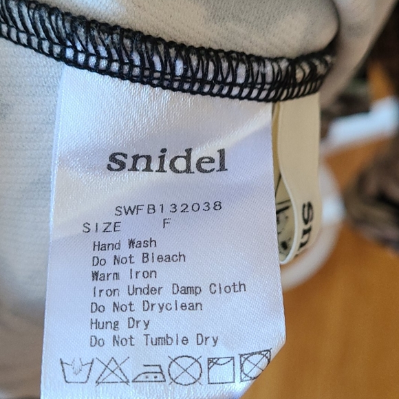 Snidel - Picture 3 of 3